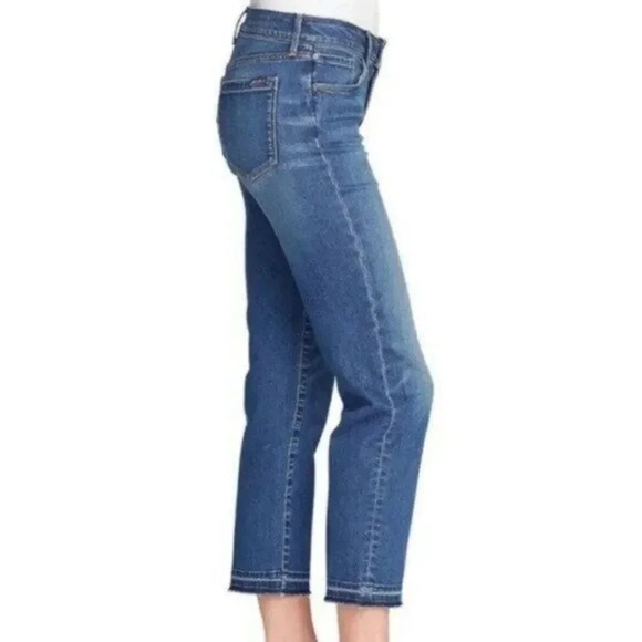 Eddie Bauer Elasian Curvy Crop Raw Hem Medium Wash Skinny Jeans 8 - Picture 1 of 8